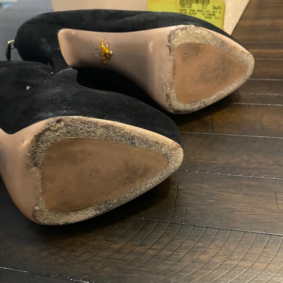 Gently worn Prada Black tear drop cut out bootie - Picture 7 of 9